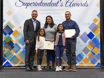 Raul Viau, Elva De la Cruz