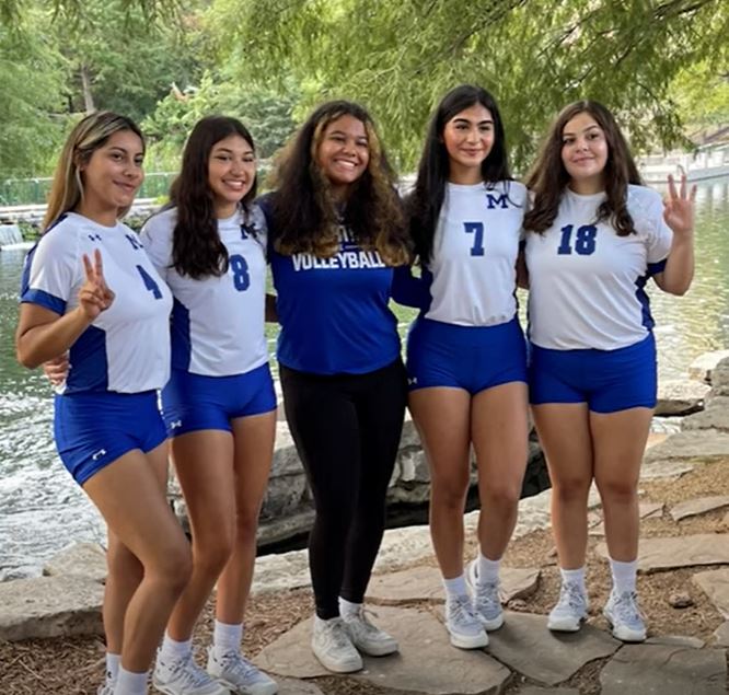  mac volleyball players